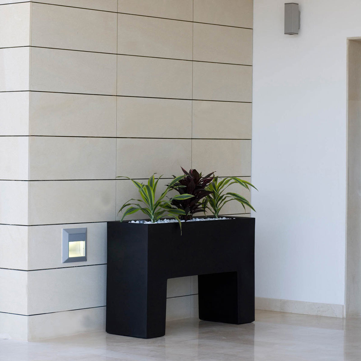 MURO PLANTER <br/> By Vondom - Image 2
