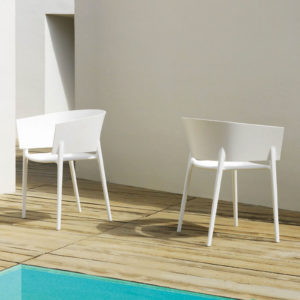 africa-dining-chair-white-vondom-core-furniture-product-1 2 white Africa Armchaies in use.