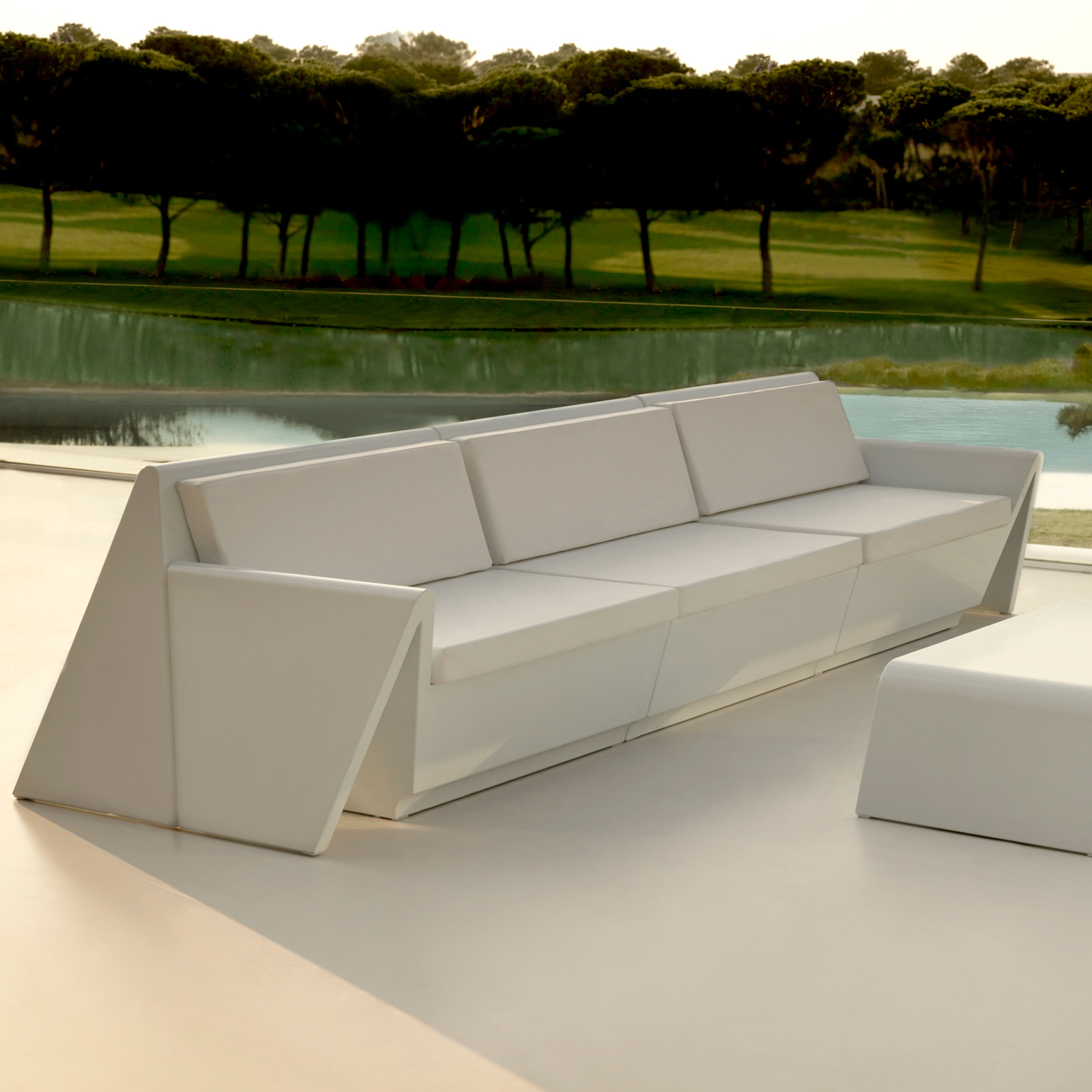 REST MODULAR SOFA <br/> By Vondom - Image 2