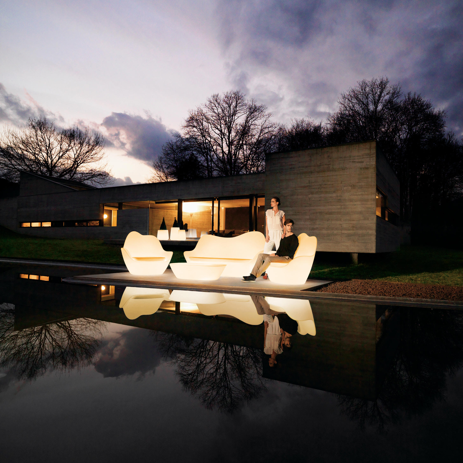 SABINAS ILLUMINABLE COFFEE TABLE <br/> By Vondom - Image 3