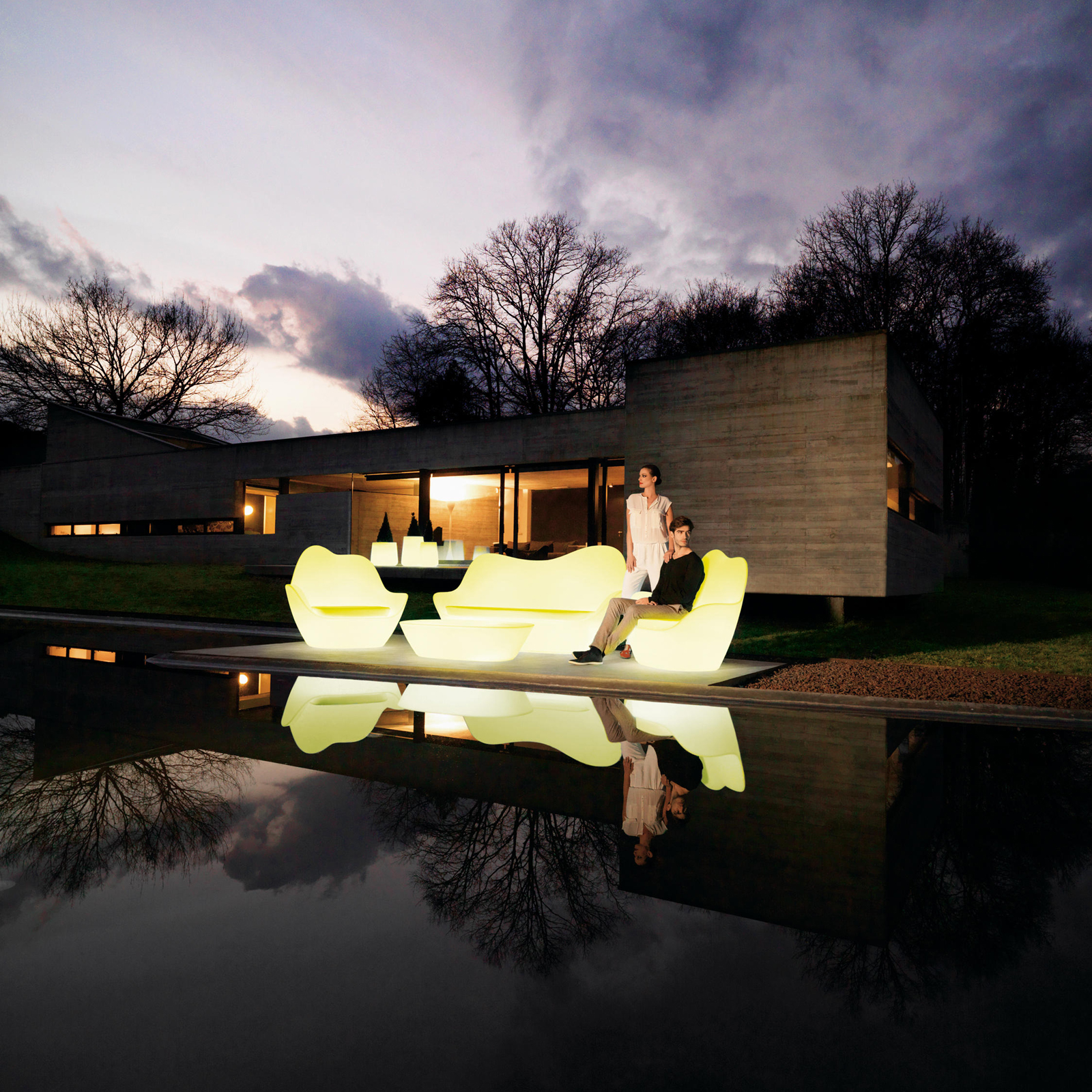 SABINAS ILLUMINABLE COFFEE TABLE <br/> By Vondom - Image 4