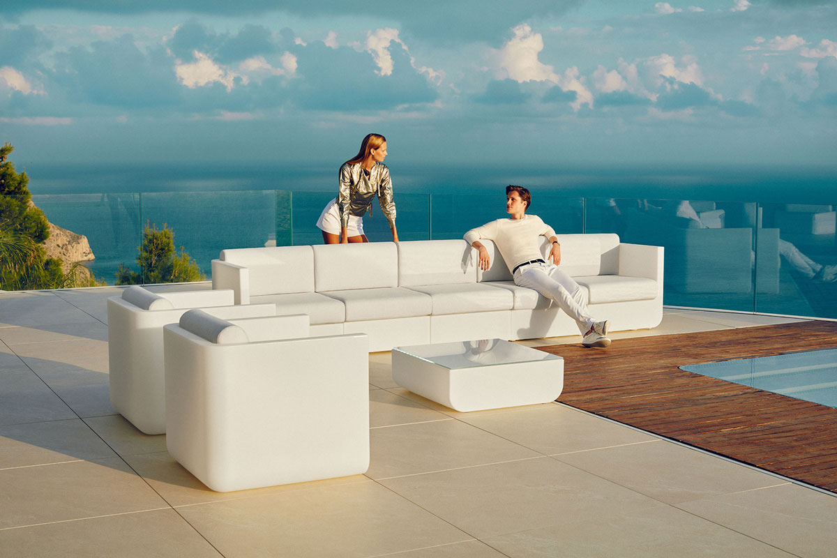 ulm-table-vondom-core-furniture-lifestyle-6