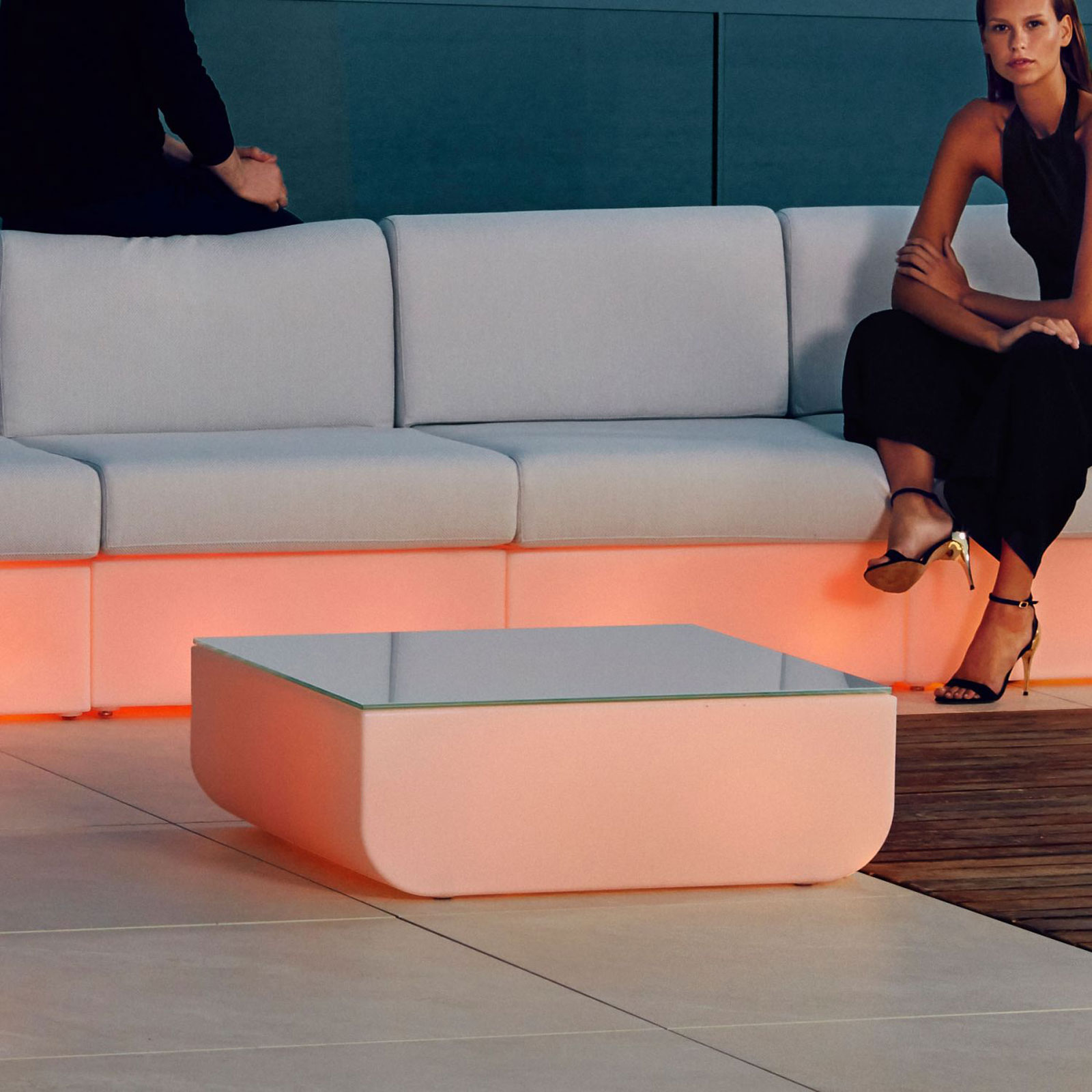 ULM ILLUMINABLE COFFEE TABLE <br/> By Vondom - Image 3