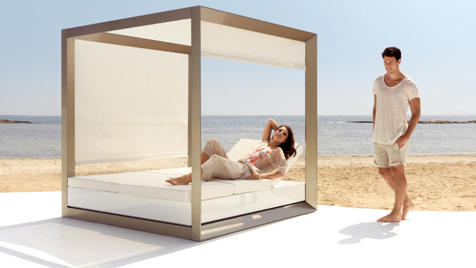vela-daybed-vondom-core-furniture-lifestyle-1