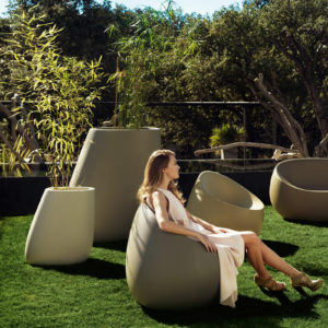 stone-vase-ecru-vondom-core-furniture-product-1