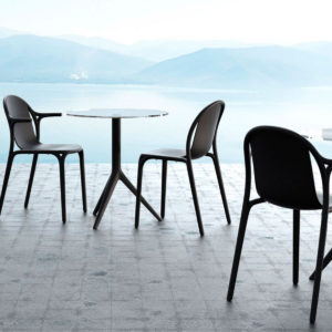 Vondom_BrooklynDiningChair_3 Brooklyn dining chairs by Vondom in use.