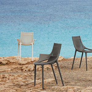 Ibiza-arm-chair The Ibiza armchair by Vondom in use.