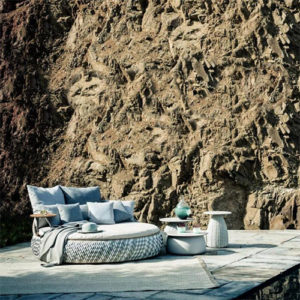 dala-loveseat-lifestyle-dedon-core-furniture