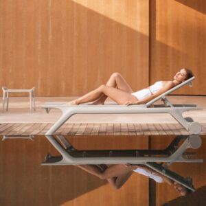 vondom_africa_sunlounger_lifestyle_2_65048_corefurniture_online