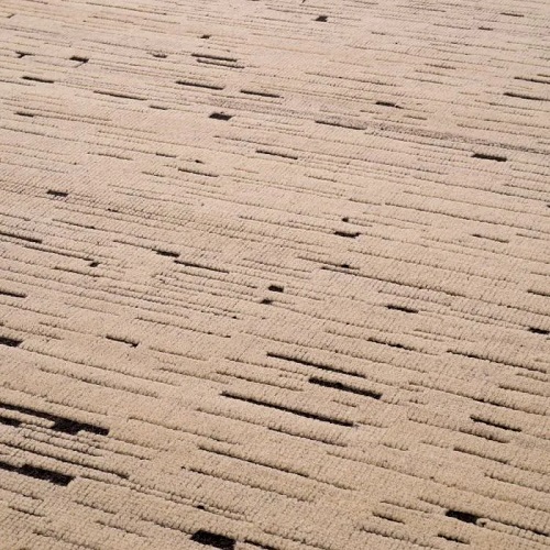 Designer Carpet Talithaby Eichholtz available in black / brown. Hand knotted / 100% wool . 400 x 300cm