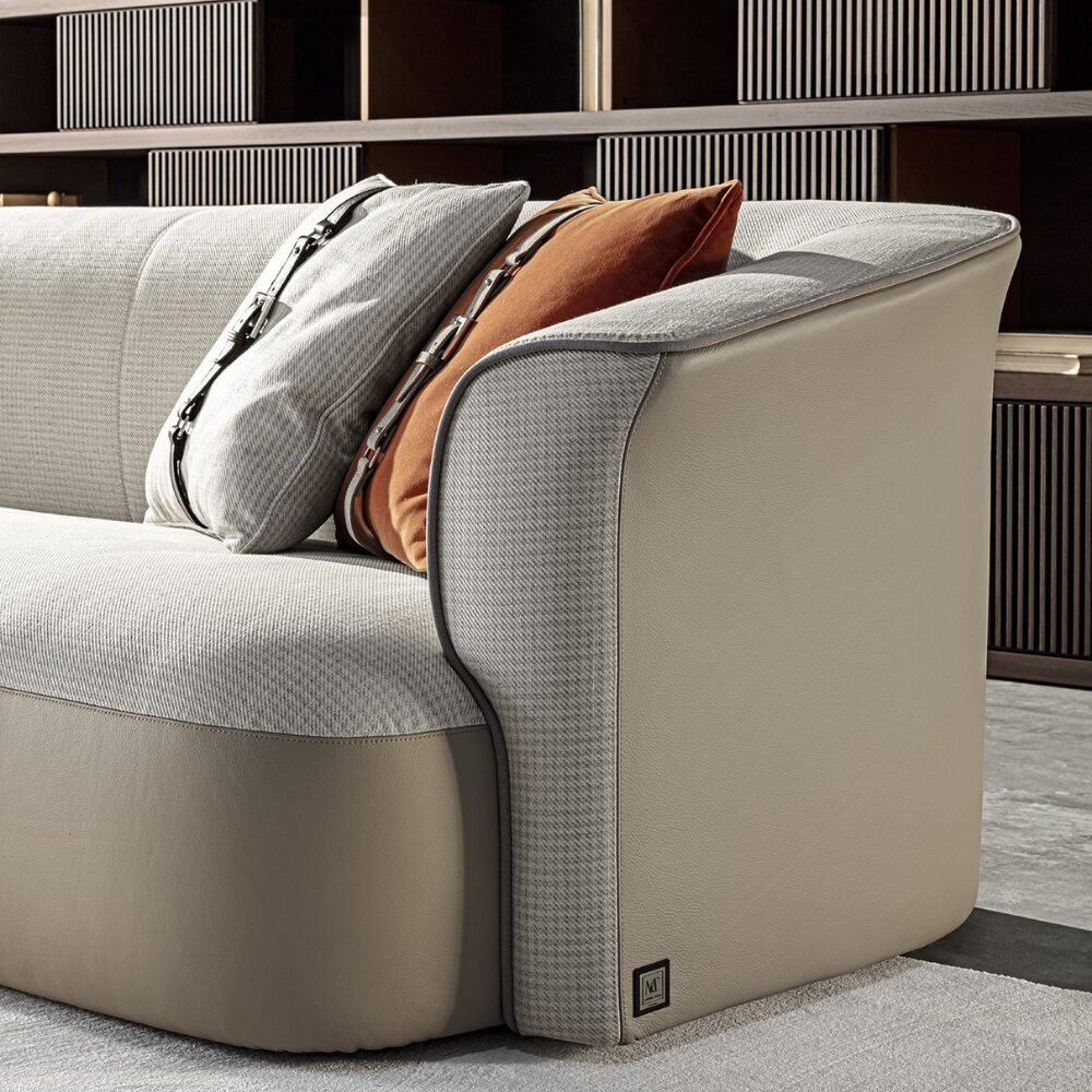 CERNOBBIO SOFA </br/> By Meroni & Colzani - Image 2