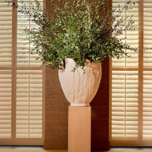 eichholtz_planter_zanzibar_cream_lifestyle_corefurniture_online