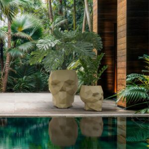vondom_skull_planter_2_lifestyle_corefurniture_online